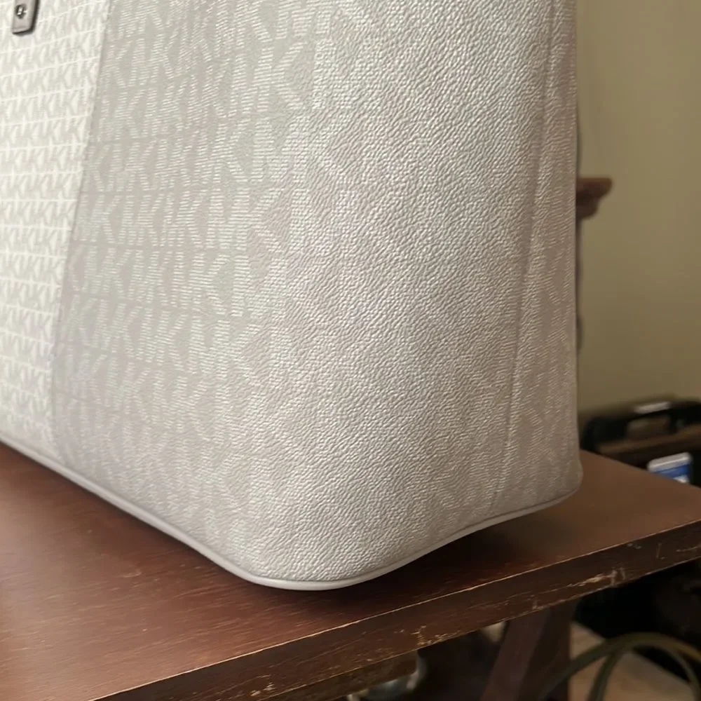 Michael Kors LG tote